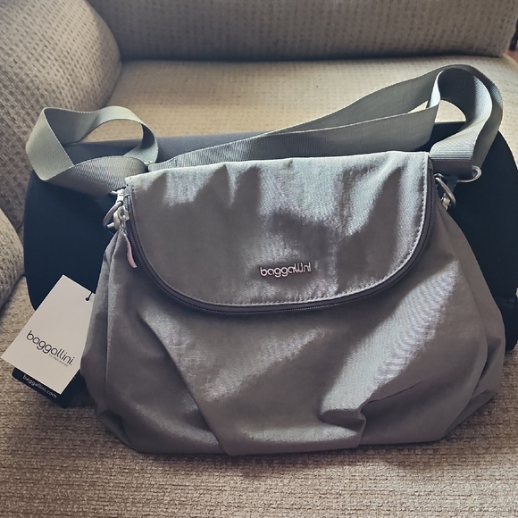 Baggallini Handbags - Baggallini Gray Crossbody Bag